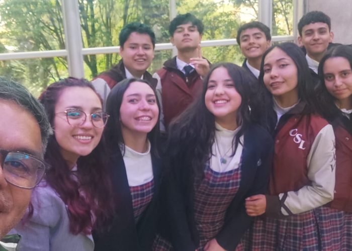 Estudiantes del Colegio Santa Luisa participaron en la Charla “Everything is Chemistry” con el Dr. Morten P. Meldal